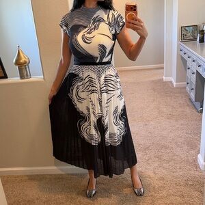 Black and White Graphic Two Piece Outfit